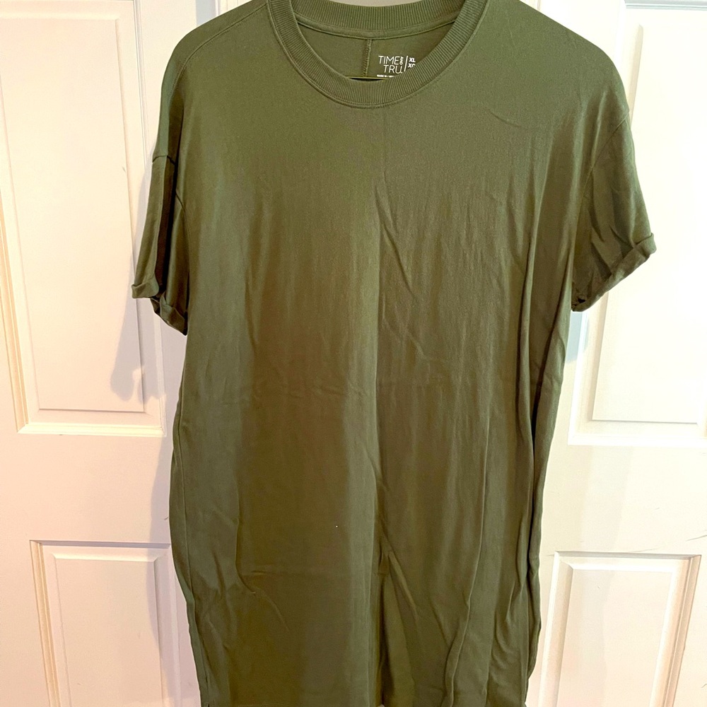 (2) Time & Tru T-Shirt Dresses. Hunter/Olive Green & Charcoal Gray. Size 16-18.